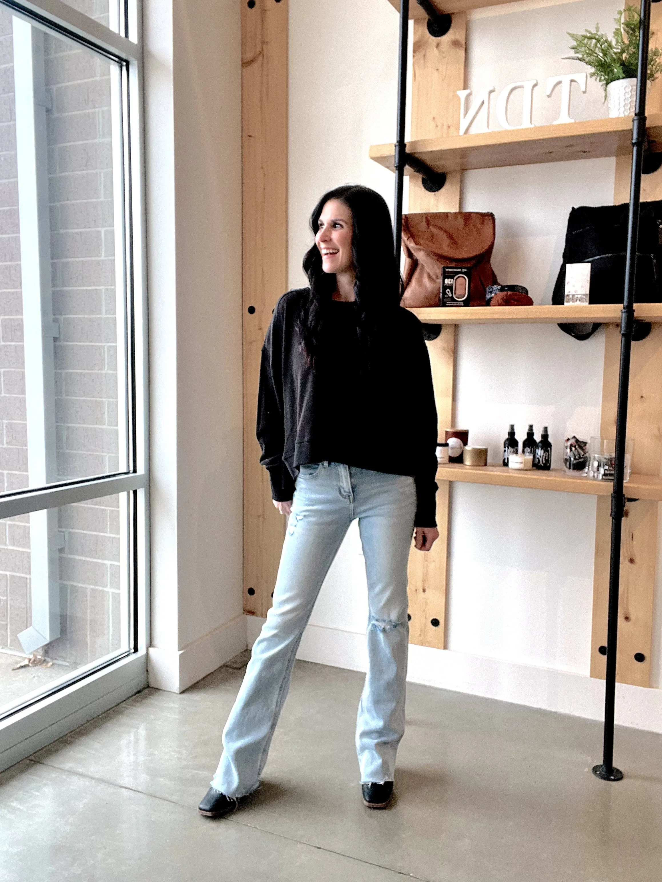 Lovervet High Rise Relaxed Bootcut - Light